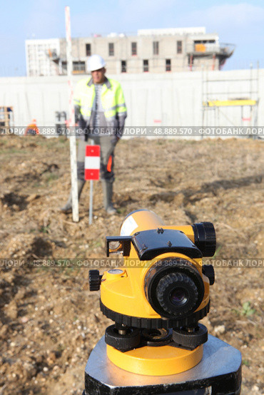 Surveyor working on site. Стоковое фото, агентство Ingram Publishing / Фотобанк Лори