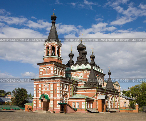 Свято-Серафимовский кафедральный собор в городе Кирове (2013 год). Стоковое фото, фотограф Солодовникова Елена / Фотобанк Лори
