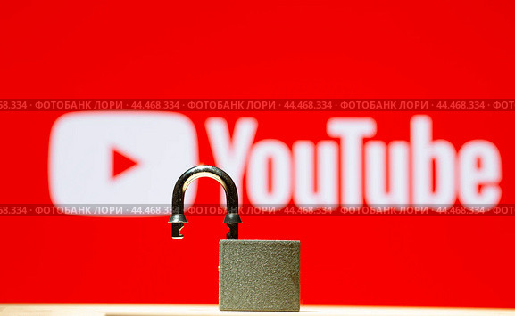 Syktyvkar, Komi Republic, Russia,September 1, 2024,YouTube, video hosting blocking.Unblocking using VPN. Редакционное фото, фотограф Александр Поташев / Фотобанк Лори