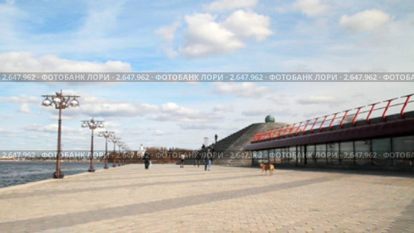 Таймлапс. На набережной Днепропетровска. (2011 год). Редакционное видео, видеограф ILLYCH / Фотобанк Лори