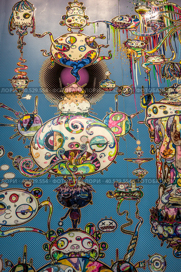 Takashi Murakami Art. Under the Radiation Falls, Garage. (2017 год). Редакционное фото, фотограф Iva Noel / Фотобанк Лори