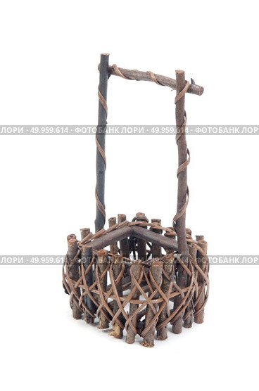 Tall wooden basket isolated on white. Стоковое фото, агентство Ingram Publishing / Фотобанк Лори