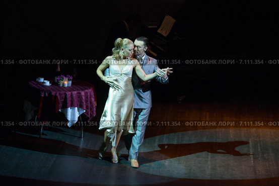 Танцоры Артем Майоров и Юлия Осина музыкально-танцевальное шоу «Tango de Buenos Aires» в Камерном зале Московского Дома Музыки. Репортаж (2015 год). Редакционное фото, фотограф Pukhov K / Фотобанк Лори