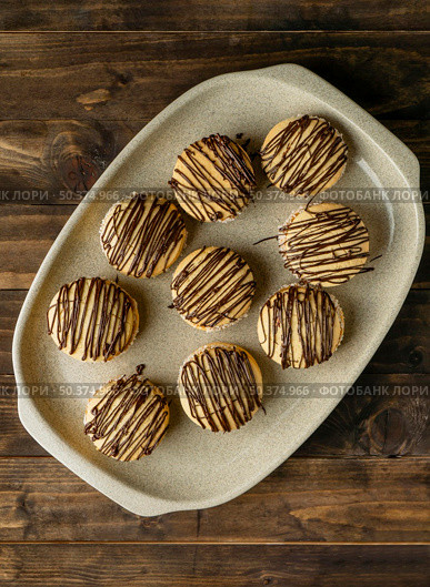 tasty biscuits with cream tray. Стоковое фото, агентство Ingram Publishing / Фотобанк Лори