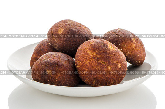 Tasty cinnamon cookies on white background. Стоковое фото, агентство Ingram Publishing / Фотобанк Лори