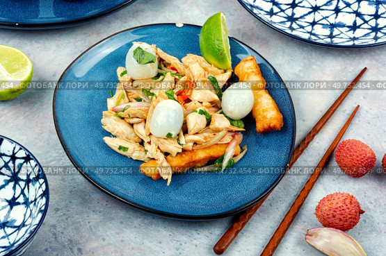 Tasty salad with peeled lychee and chicken breast. Healthy salad.. Salad with chicken, lychee and lime. Стоковое фото, агентство Ingram Publishing / Фотобанк Лори