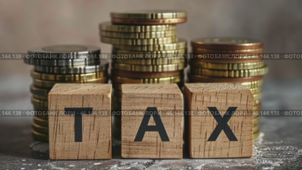 Tax season. Taxation. Word Tax on wooden blocks, calculator, coins stack. Paperwork, financial research, report. Calculation tax return. Personal banking. Finance. Planning budget. Calculating expense. Стоковое AI-видео, аниматор Марина Демидюк / Фотобанк Лори