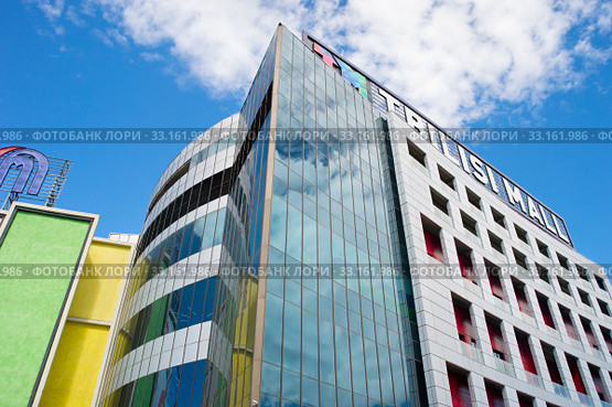 Tbilisi shopping plaza, Georgia. Стоковое фото, фотограф Ivan Tykhyi / PantherMedia / Фотобанк Лори