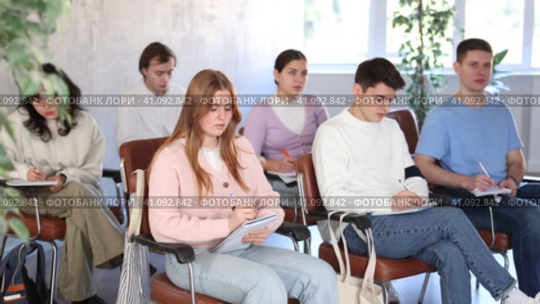 Teenager students listening in the classroom school. Стоковое видео, видеограф Яков Филимонов / Фотобанк Лори