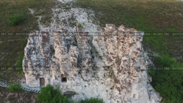 Temple in a white chalk rock in Divnogorye. Стоковое видео, видеограф Михаил Коханчиков / Фотобанк Лори