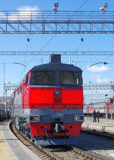 Тепловоз 2ТЭ116-1253 на станции Екатеринбург-Пассажирский (2019 год). Редакционное фото, фотограф Алексей Иванов / Фотобанк Лори