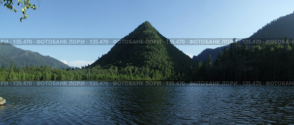 Теплые озера на реке Снежная. Мертвое озеро. Редакционное фото, фотограф Константин Газизов / Фотобанк Лори