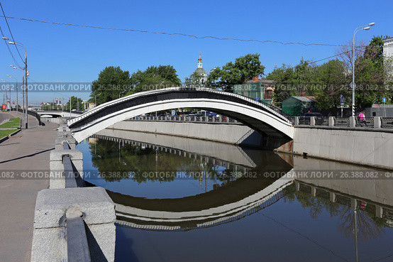 Тессинский мост через реку Яузу. Город Москва (2017 год). Стоковое фото, фотограф Алексей Гусев / Фотобанк Лори