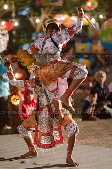 Thai Cultural Show Hanuman "Khon-Thai classical masked ballet , Thailand. Ramayana Story" Стоковое фото, агентство Ingram Publishing / Фотобанк Лори