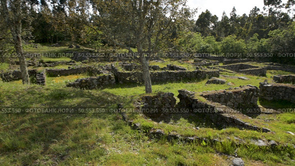 The Castro de Romariz is a fortified settlement dating from the 5th century BC, with occupancy levels up to the first century AD. Romariz - Santa Maria da Feira, Portugal. Стоковое фото, агентство Ingram Publishing / Фотобанк Лори