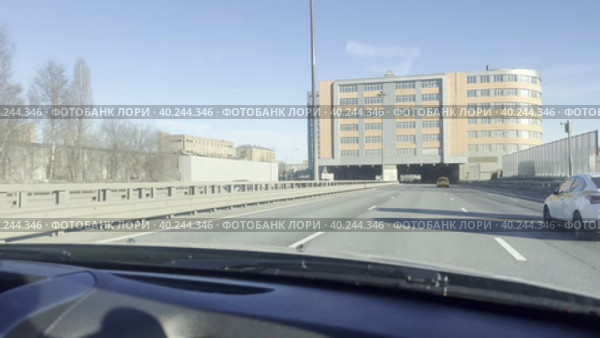 The eastern road chord in the area of Kuskovo Park. View from the windshield of the car while driving. Moscow. 25.03.2023. Редакционное видео, видеограф Ярославский Максим / Фотобанк Лори