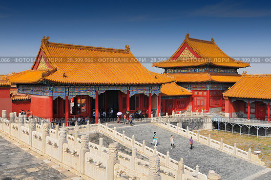The Forbidden City, a palace complex in central Beijing, China. The former Chinese imperial palace from the Ming dynasty to the end of the Qing dynasty it now houses the Palace Museum. Стоковое фото, агентство BE&W Photo / Фотобанк Лори
