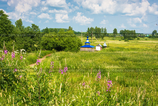 The holy spring of St. Mitrofan of Voronezh, July 04, 2016 near the village of Sidorovskoe, Ivanovo region, Russia. Редакционное фото, фотограф Валерий Смирнов / Фотобанк Лори