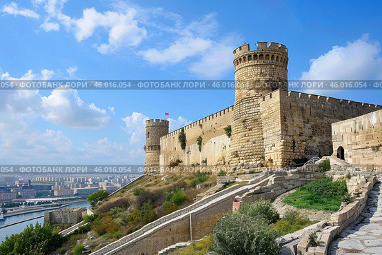 The kasbah of the udayas overlooking the moroccan capital of rabat, with its ramparts and towers. Стоковое AI-изображение, AI-художник Иван Рябоконь / Фотобанк Лори