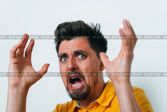 The man is afraid of fear. Стоковое фото, агентство Ingram Publishing / Фотобанк Лори