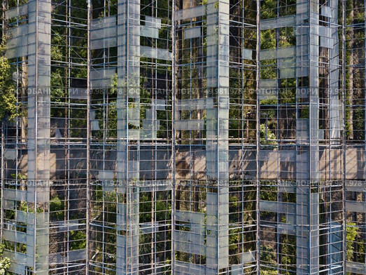 The old building of the greenhouse greenhouse in ruined condition with a view from above, shot by drones. Aerial view old construction of greenhouses. Стоковое фото, агентство Ingram Publishing / Фотобанк Лори