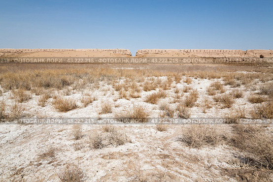The ruins of fortress Katta Guldursun Qala (2022 год). Стоковое фото, фотограф Юлия Белоусова / Фотобанк Лори