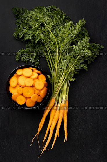 top view arrangement with carrots. Стоковое фото, агентство Ingram Publishing / Фотобанк Лори