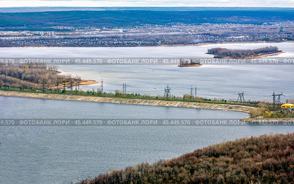 Top view of the city of Togliatti and the Zhigulevskaya hydroelectric station. Стоковое фото, фотограф Акиньшин Владимир / Фотобанк Лори