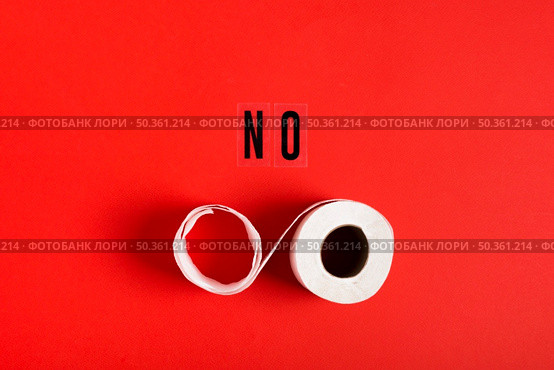 top view toilet paper roll with no message. Стоковое фото, агентство Ingram Publishing / Фотобанк Лори
