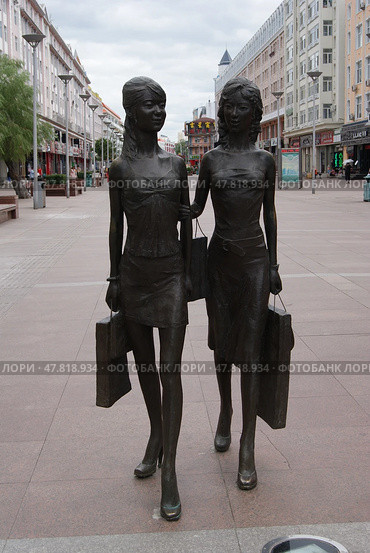 Торговая улица Хэйхэ (2012 год). Редакционное фото, фотограф Людмила Бондаренко / Фотобанк Лори