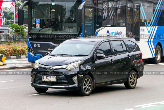 Toyota Calya. Редакционное фото, фотограф Art Konovalov / Фотобанк Лори