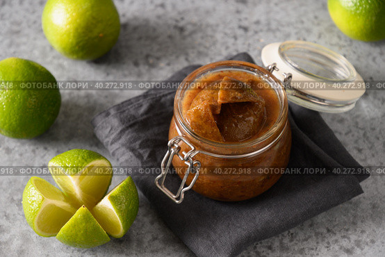 Traditional Sri Lankan Lime Pickle of lime, salt, chilli, pepper. Close up. Стоковое фото, фотограф Светлана Лажко / Фотобанк Лори