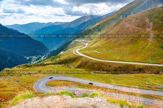 Transfagarasan Highway (Transfagarash), the most beautiful and dangerous road in Europe, Romania. Carpathian mountains, Fagaras ridge. Стоковое фото, агентство Ingram Publishing / Фотобанк Лори
