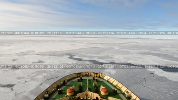 Travel on the icebreaker in the ice, Antarctica. Стоковое видео, видеограф Vladimir / Фотобанк Лори