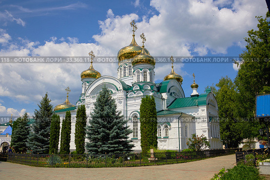 Троицкий собор в Раифском Богородицком мужском монастыре (2019 год). Стоковое фото, фотограф Artem Sobov / Фотобанк Лори