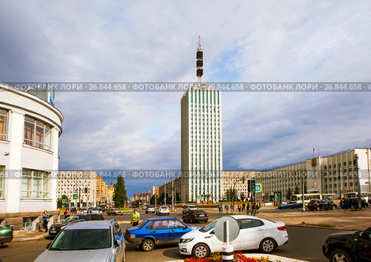 Центр города. Мэрия и высотное здание проектных организаций. Архангельск (2017 год). Редакционное фото, фотограф Сергей Афанасьев / Фотобанк Лори