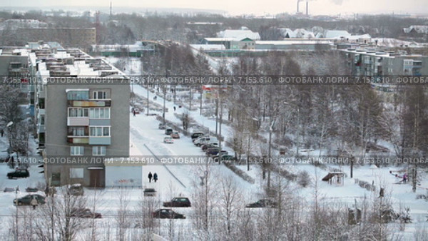 Центральная часть города Сегежа, Карелия. Бульвар Советов в зимнее время года (2015 год). Стоковое видео, видеограф Кекяляйнен Андрей / Фотобанк Лори