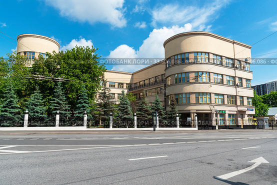 Центральная поликлиника ОАО "РЖД" (Поликлиника Наркомата путей сообщения). Москва (2019 год). Редакционное фото, фотограф Александр Щепин / Фотобанк Лори