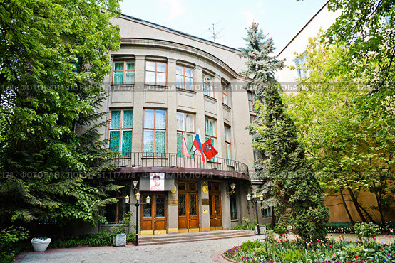 Центральный дом учёных (ЦДУ). Улица Пречистенка, дом 16. Москва. Редакционное фото, фотограф E. O. / Фотобанк Лори