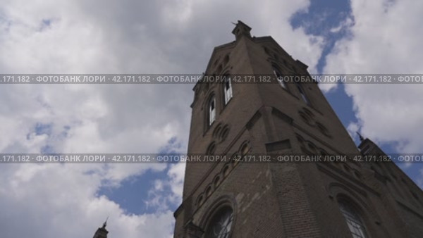 церковь. Стоковое видео, видеограф Максим Камкин / Фотобанк Лори