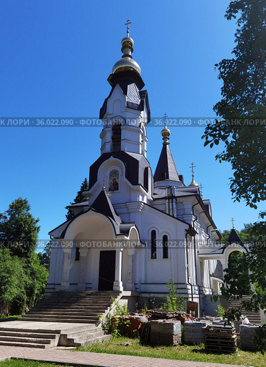 Церковь Гребневской иконы Пресвятой Богородицы в подмосковном Пушкине (2021 год). Редакционное фото, фотограф Максим Гулячик / Фотобанк Лори