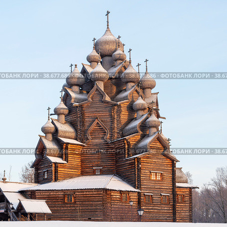 Церковь Покрова Пресвятой Богородицы в усадьбе Богословка. Ленинградская область (2021 год). Редакционное фото, фотограф Александр Щепин / Фотобанк Лори