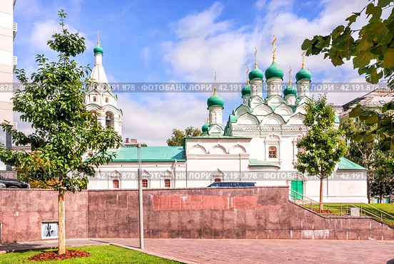 Церковь Симеона Столпника, улица Поварская, Москва (2023 год). Стоковое фото, фотограф Baturina Yuliya / Фотобанк Лори