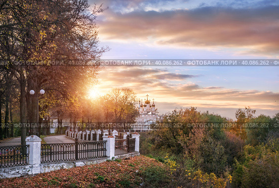 Церковь Спаса-на-Яру и Острожной холм, Рязань (2022 год). Стоковое фото, фотограф Baturina Yuliya / Фотобанк Лори