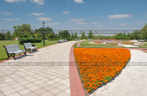Цветочная аллея в Царицыне (2012 год). Редакционное фото, фотограф Алексей Голованов / Фотобанк Лори