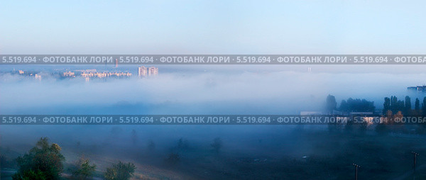 Туман над городом. Панорама. Стоковое фото, фотограф Viktor Gladkov / Фотобанк Лори