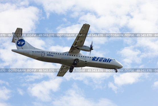 Турбовинтовой ближнемагистральный пассажирский самолёт ATR 72 RA-67683 авиакомпании UTAir. Редакционное фото, фотограф Илья Юрукин / Фотобанк Лори