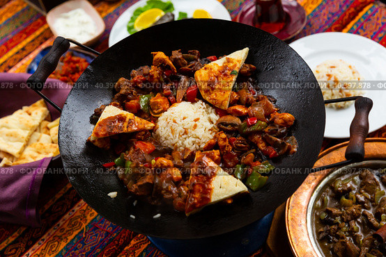 Turkish Coban kavurma from lamb stewed with vegetables. Стоковое фото, фотограф Яков Филимонов / Фотобанк Лори