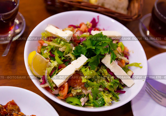 Turkish traditional choban salad. Стоковое фото, фотограф Яков Филимонов / Фотобанк Лори