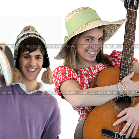 Two people with acoustic instruments. Стоковое фото, агентство Ingram Publishing / Фотобанк Лори